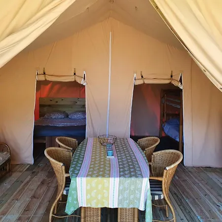 Moulin Du Pommier Glamping & キャンプ場 *