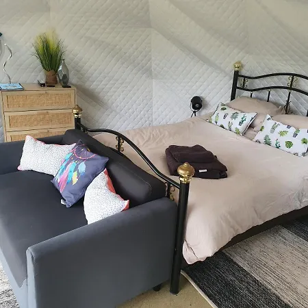 캠프장 Moulin Du Pommier Glamping & *