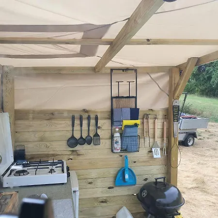 Moulin Du Pommier Glamping & * Saulgond