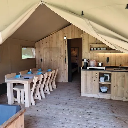 キャンプ場 Moulin Du Pommier Glamping &