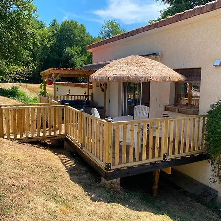 キャンプ場 Moulin Du Pommier Glamping &