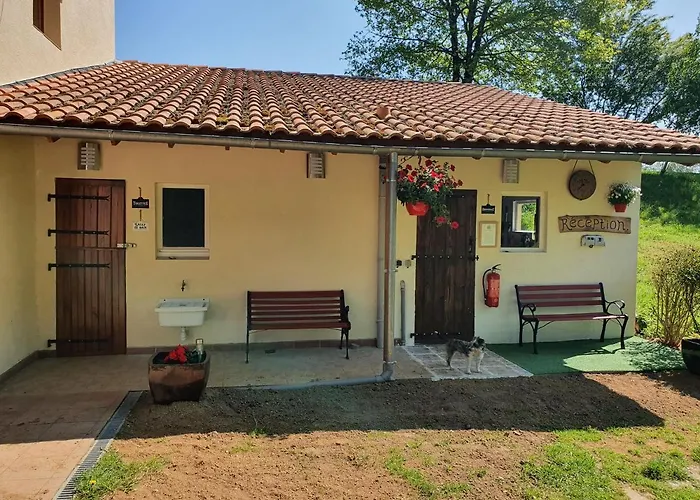 Parque de Campismo Moulin Du Pommier Glamping & *