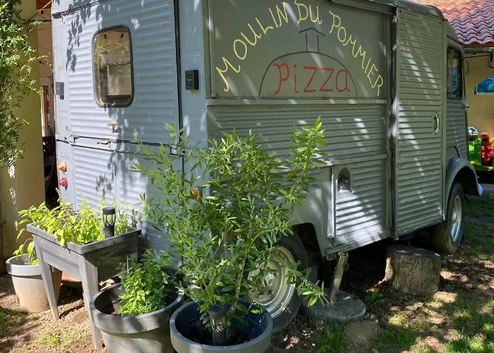 Moulin Du Pommier Glamping & * Saulgond